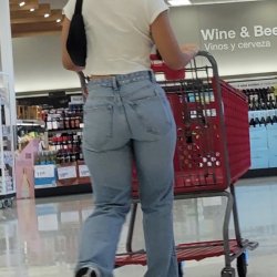 Candid Asian ass in jeans